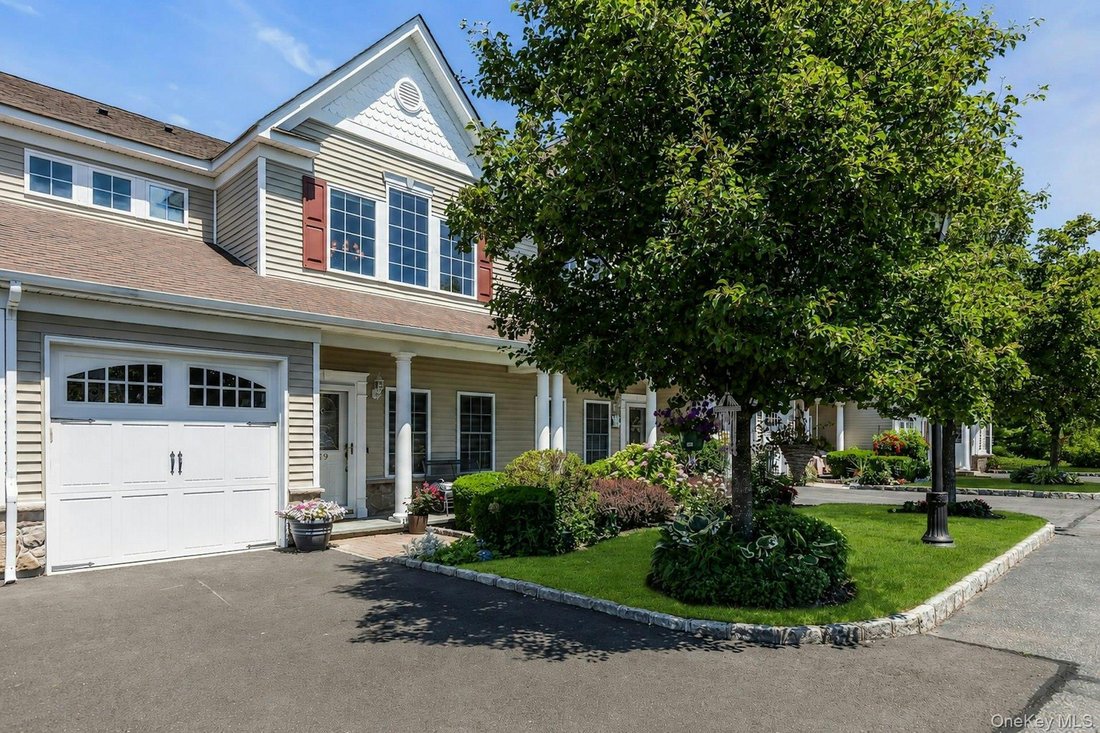 Condo in West Sayville, New York, United States 3 - 18281879