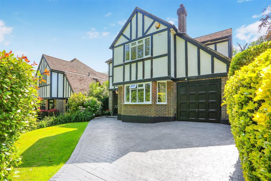 House in Banstead, Reigate and Banstead, England 2 - 18283988