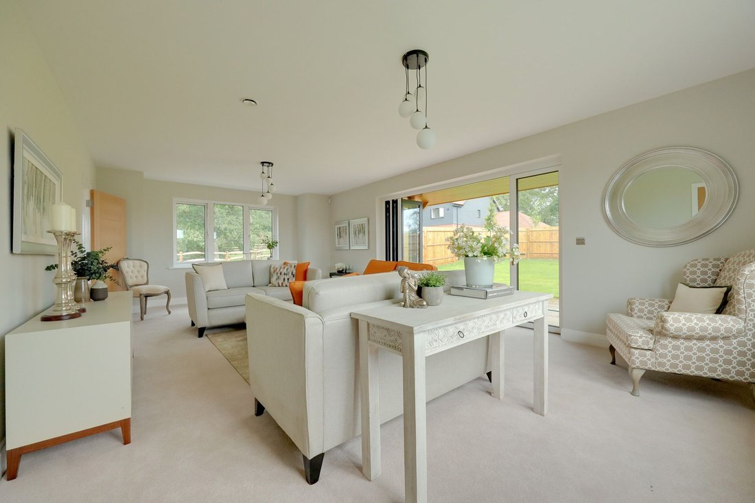 House in Goddards Green, Copthorne, England 5 - 17339639