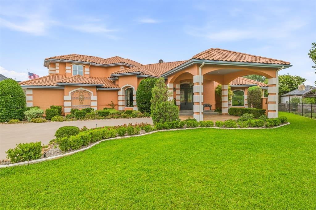 House in Granbury, Texas, United States 1 - 18281775