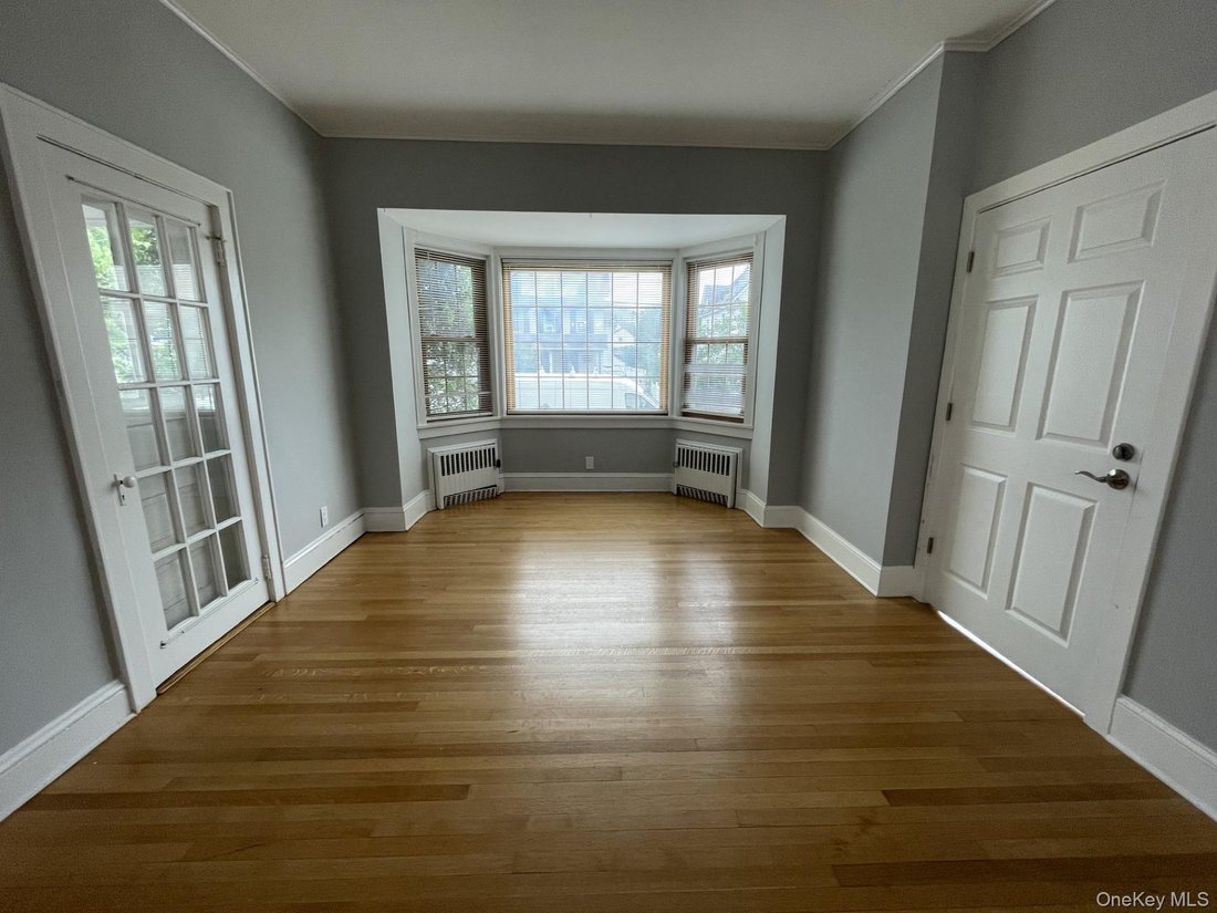 Lynbrook, New York, United States 5 - 18281951