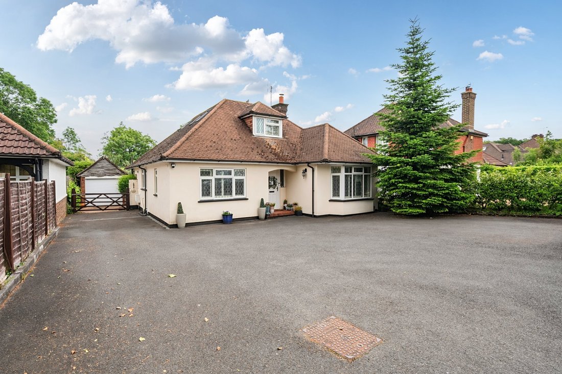 Chalet in Abbotswood, Guildford, England 1 - 18280120