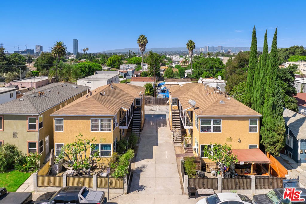 Los Angeles, California, United States 1 - 18280093