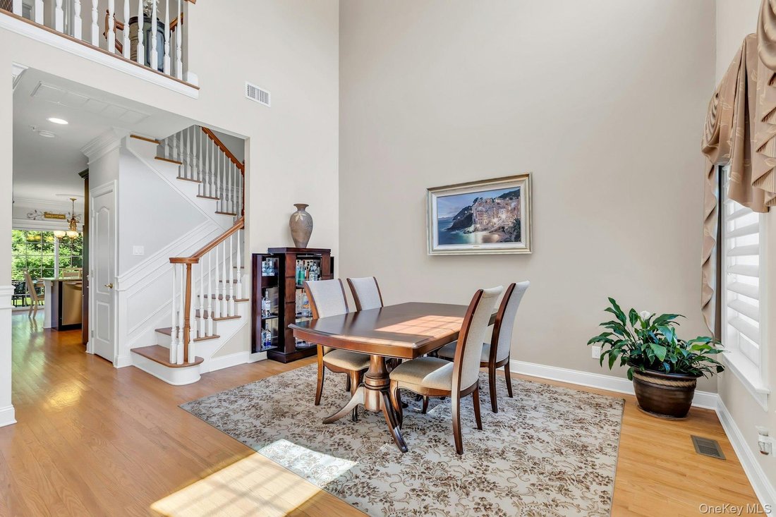 Condo in West Sayville, New York, United States 4 - 18281879