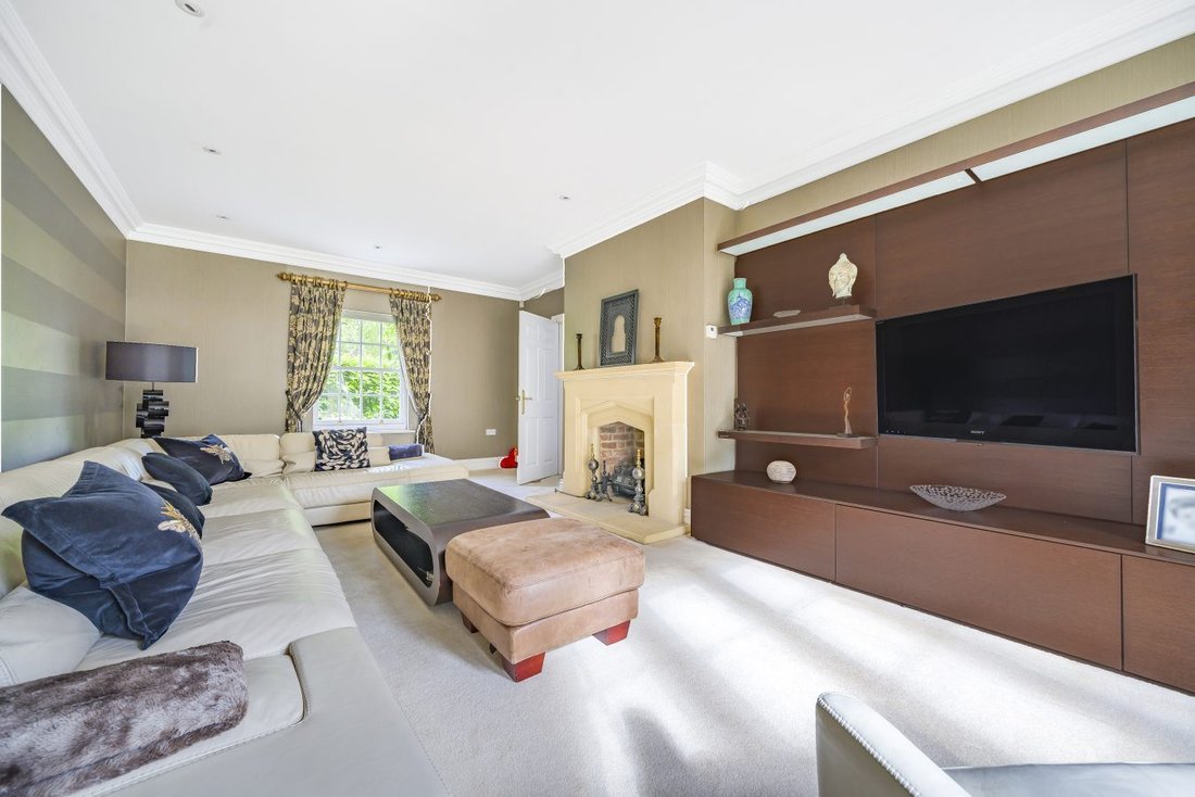 Bungalow in Arkley, Barnet, England 5 - 16917051