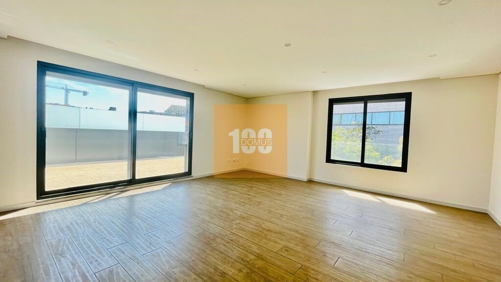 Apartamento en Cedofeita, Santo Ildefonso, Sé, Miragaia, São Nicolau e Vitória, Distrito de Oporto, Portugal 4 - 18282503