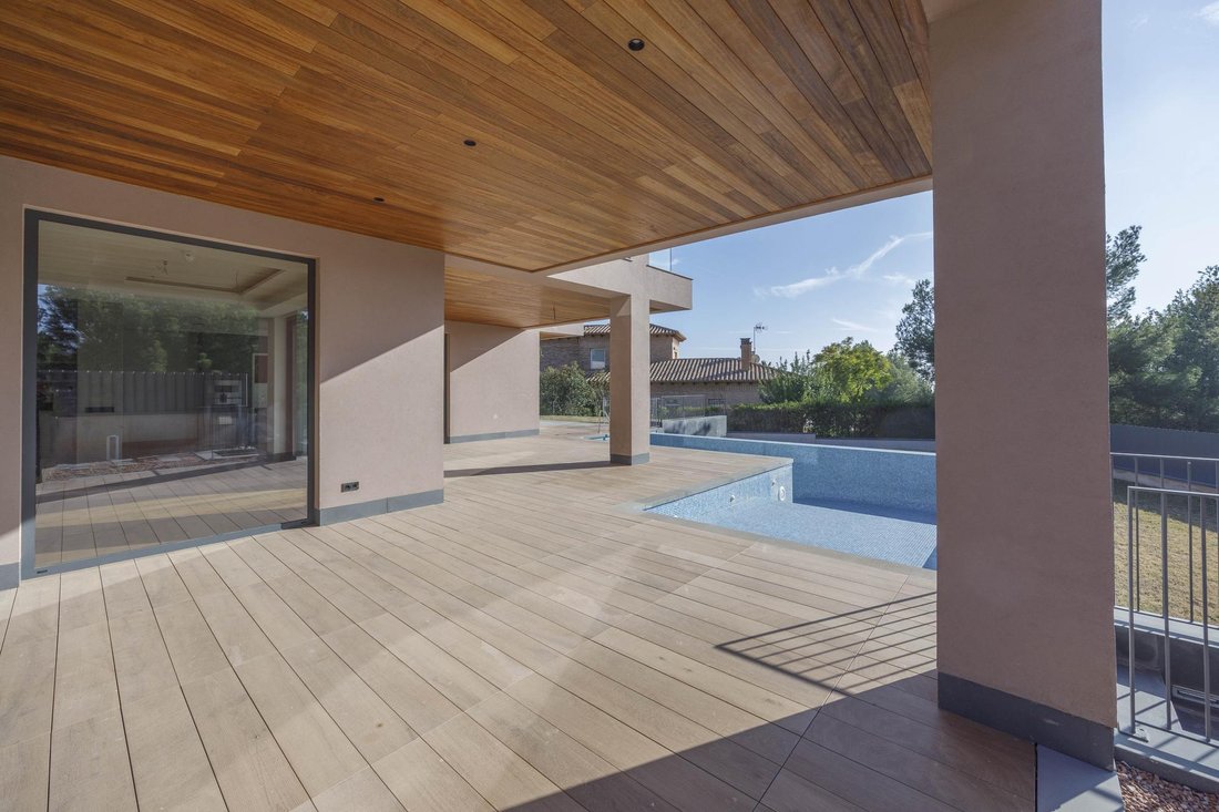 Villa in Los Monasterios, Valencian Community, Spain 2 - 16988897