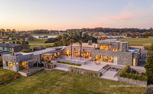 Villa in Chacras del Golf, Maldonado Department, Uruguay 1