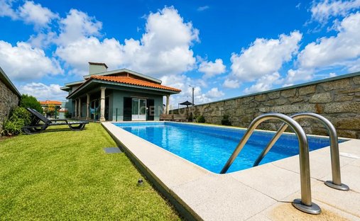 Villa in Guilhabreu, Porto District, Portugal 1
