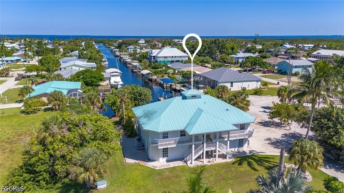 House in Bokeelia, Florida, United States 1 - 18293414