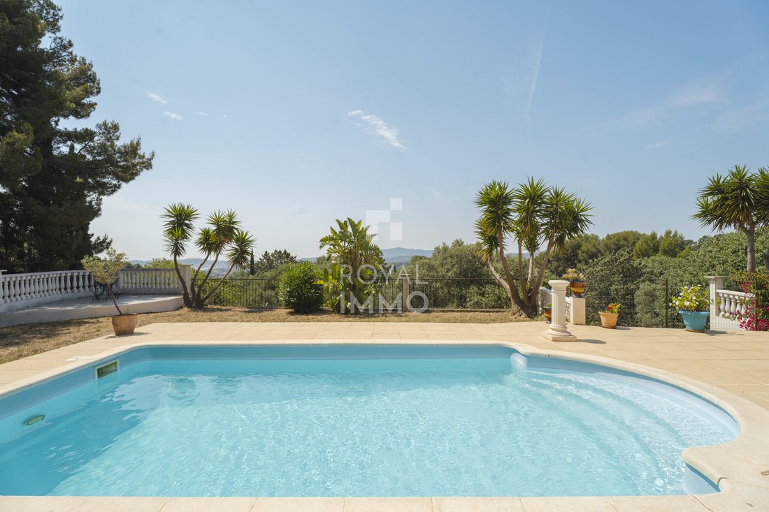 Villa in Nord Est, Ollioules, France 2 - 18290961