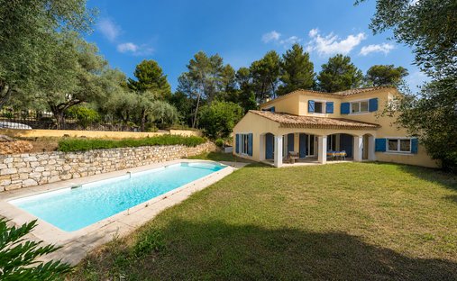 Villa in Saint-Paul-de-Vence, Provence-Alpes-Côte d'Azur, France 1