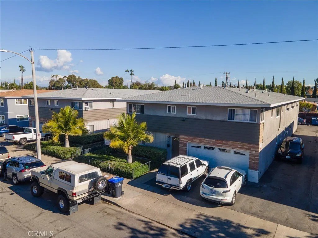 Orange, California, United States 1 - 17400848