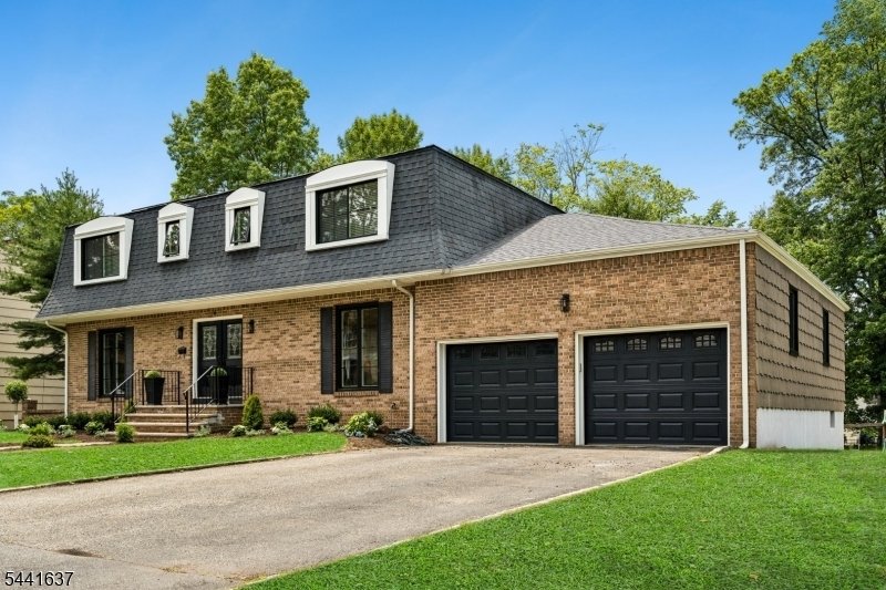 House in West Orange, New Jersey, United States 2 - 18281471