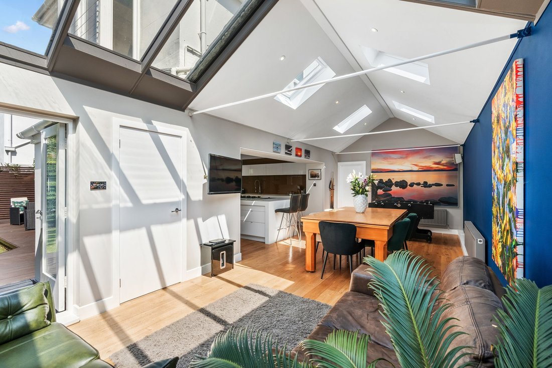 House in Hove, England 2 - 18288630