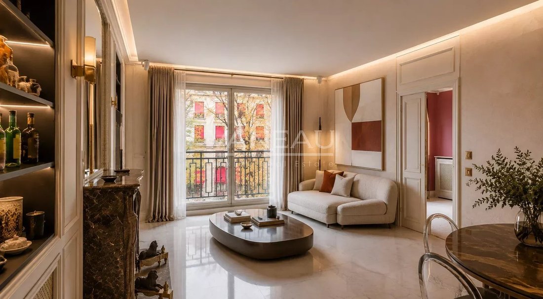 Apartment in Triangle d'Or, Paris 8e Arrondissement, Paris 2 - 17331950