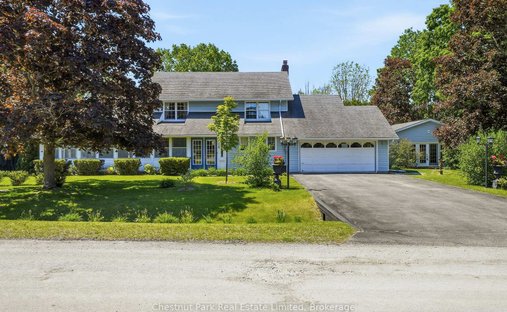 House in Quinte West, Ontario, Canada 1