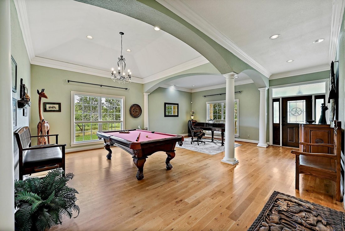 House in Elgin, Texas, United States 5 - 18284761