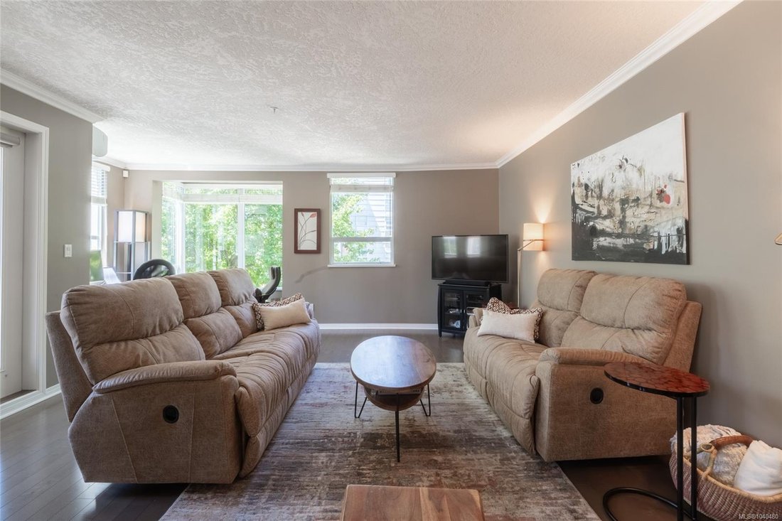 Condo in Victoria, British Columbia, Canada 5 - 18289251