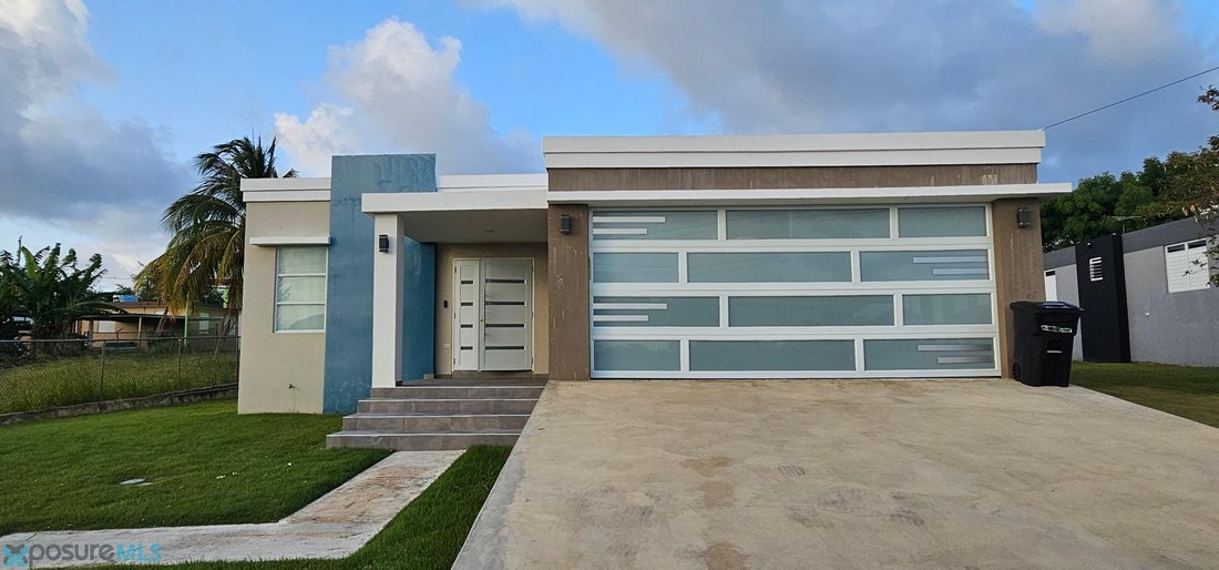 House in Arenales, Aguadilla, Puerto Rico 1 - 18294852