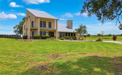 House in Kingsbury, Texas, United States 1