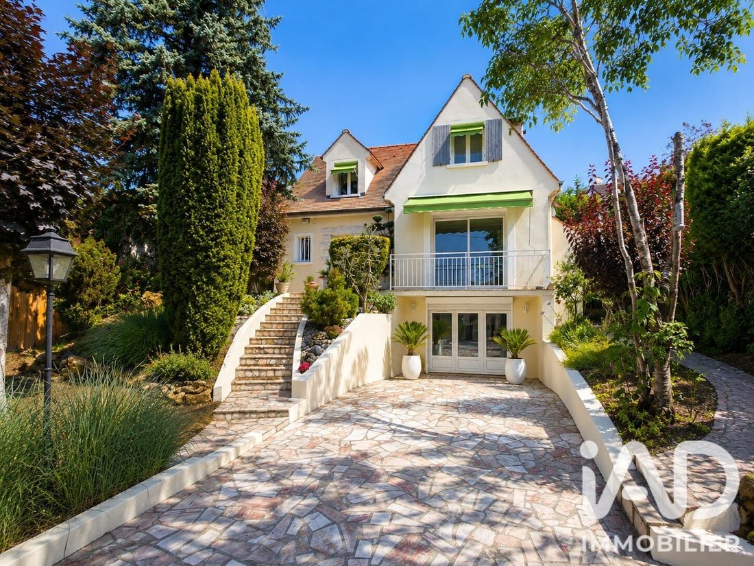 House in Yerres, Ile-de-France, France 1 - 18289979