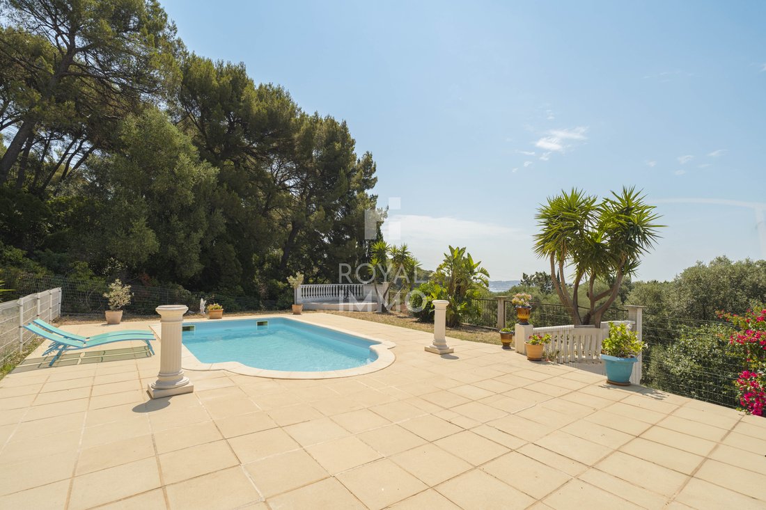 Villa in Nord Est, Ollioules, France 3 - 18290961