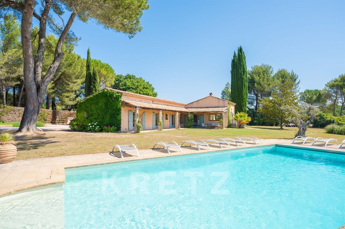 Villa in Plateau de Puyricard-La Trévaresse, Aix-en-Provence, France 1 - 18294906