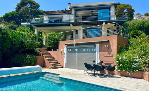 Villa in Les Issambres, Roquebrune-sur-Argens, France 1