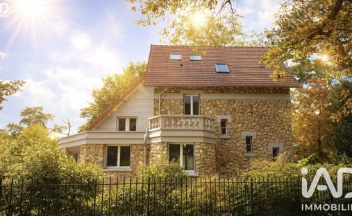 House in Napoleon, Maisons-Laffitte, France 1