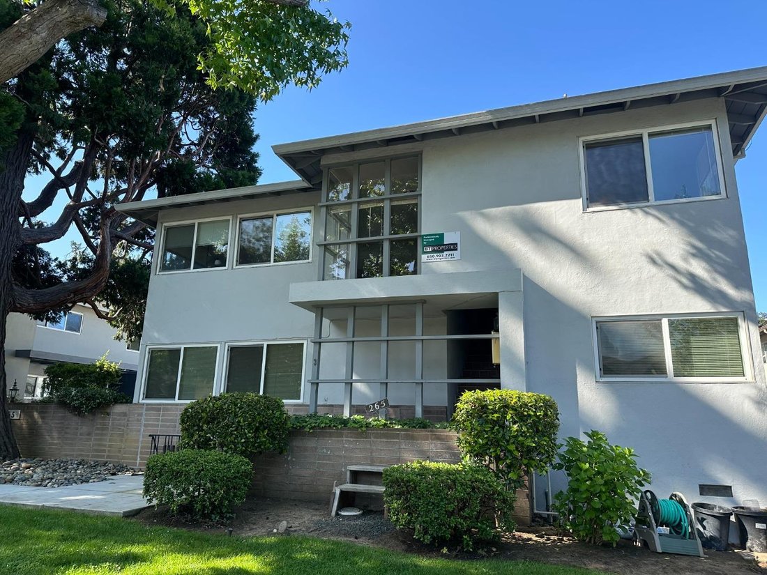 Menlo Park, California, United States 1 - 18285297