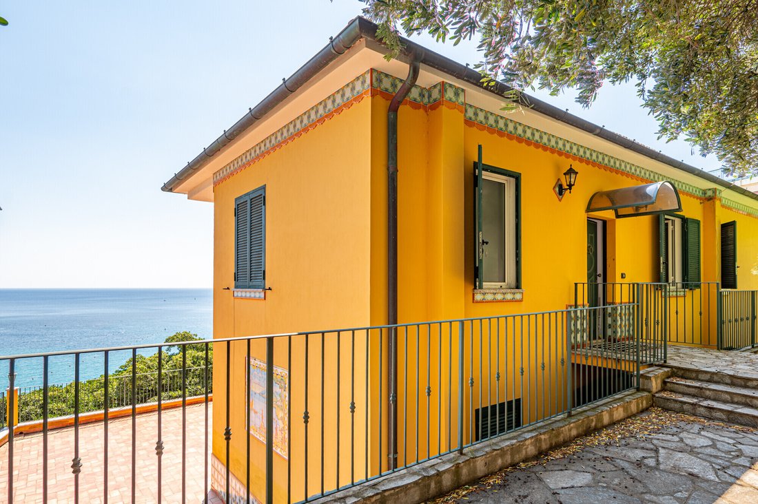 Villa in Bergeggi, Liguria, Italy 2 - 18286554