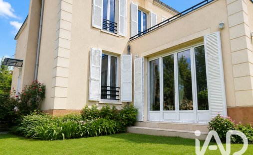 House in Montesson, Ile-de-France, France 1