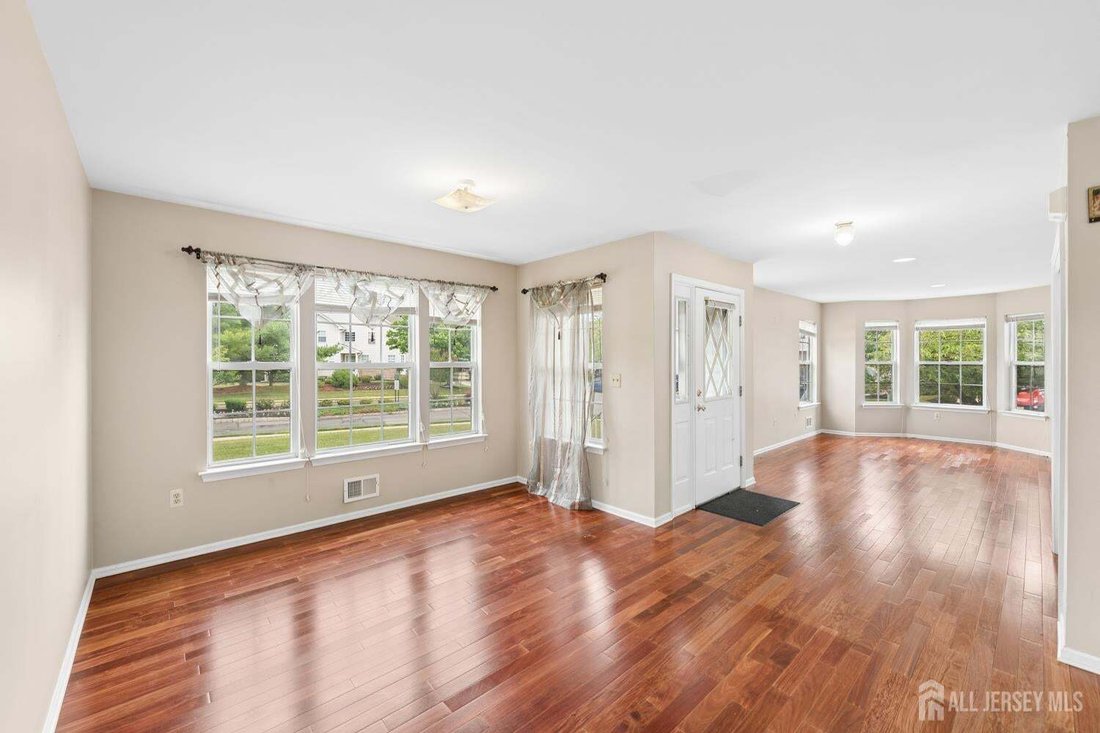 Townhouse in North Brunswick Township, New Jersey, United States 4 - 17973360