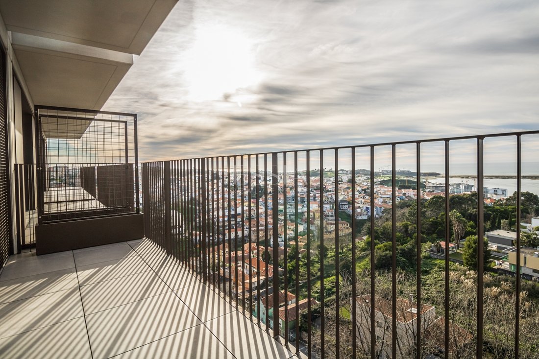 Apartment in Santa Marinha e Sao Pedro da Afurada, Porto District, Portugal 1 - 18286724