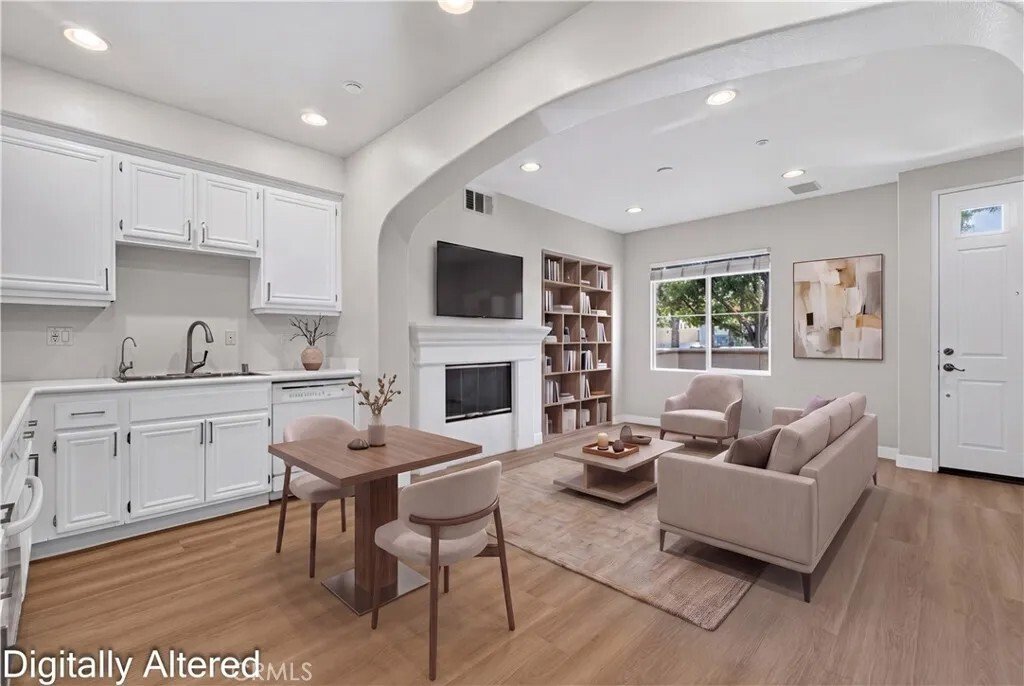 Condo in Irvine, California, United States 3 - 18280896