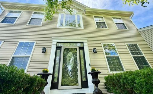 House in Lindenhurst, Illinois, United States 1