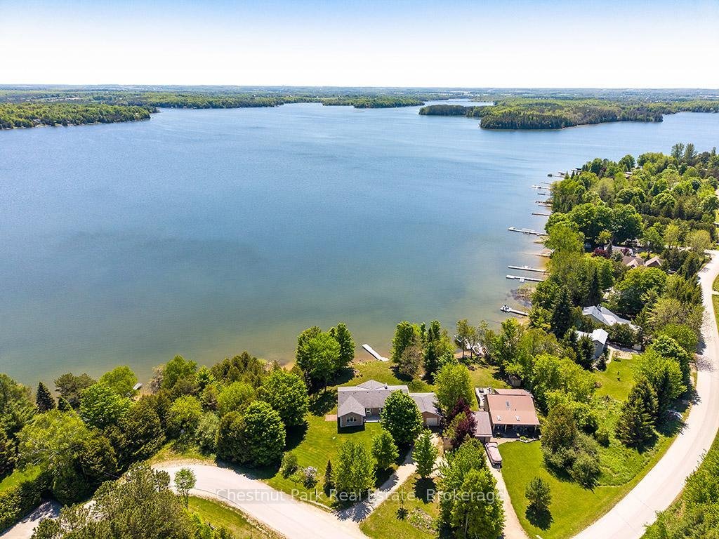 House in Flesherton, Ontario, Canada 2 - 18099225