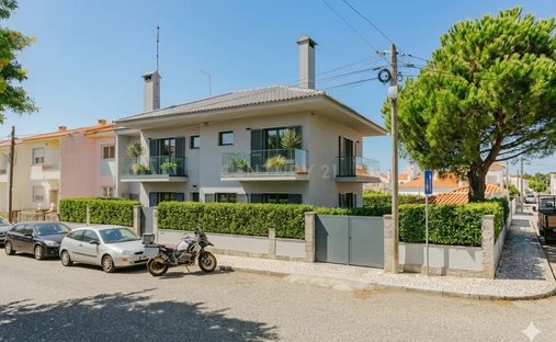 Villa in Carcavelos e Parede, Lisbon, Portugal 1