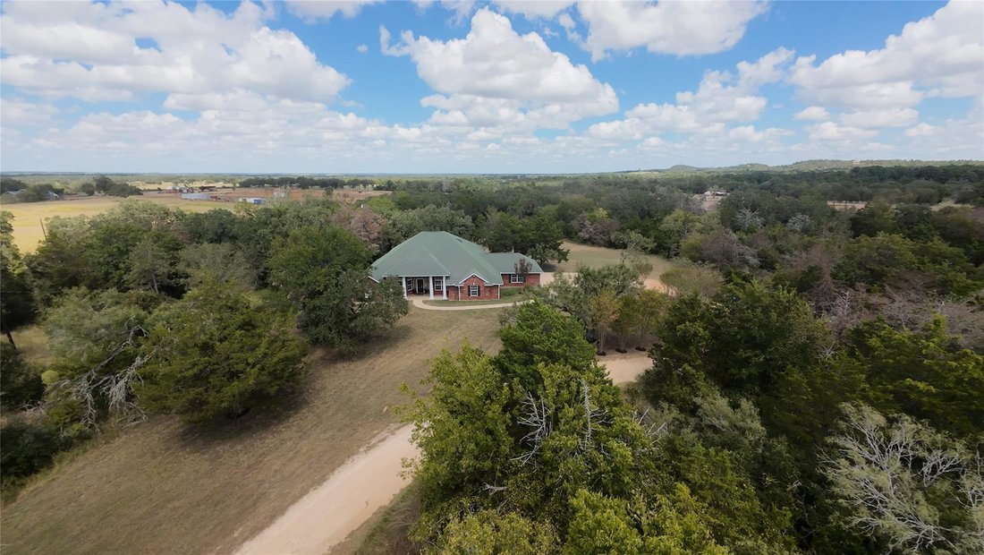 House in McDade, Texas, United States 3 - 18290619