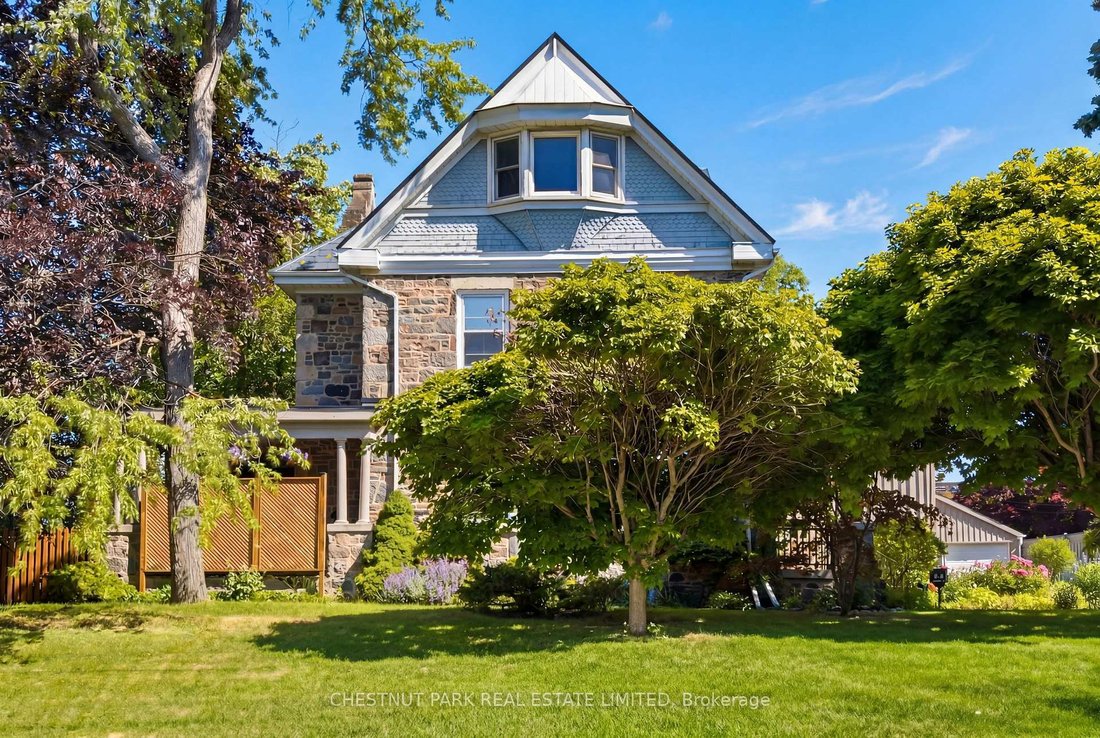 House in Cambridge, Ontario, Canada 1 - 18168964