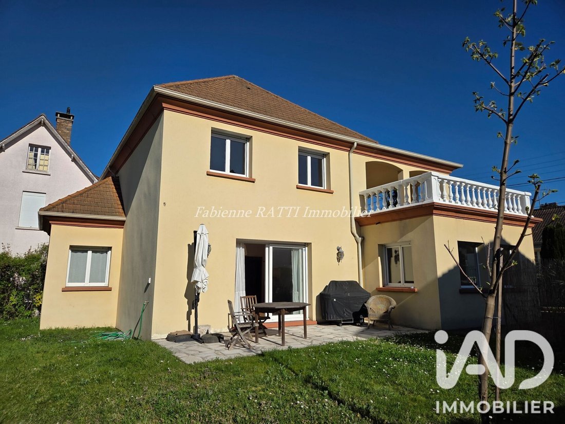House in Village Doumer, Carrieres-sur-Seine, France 1 - 18290032