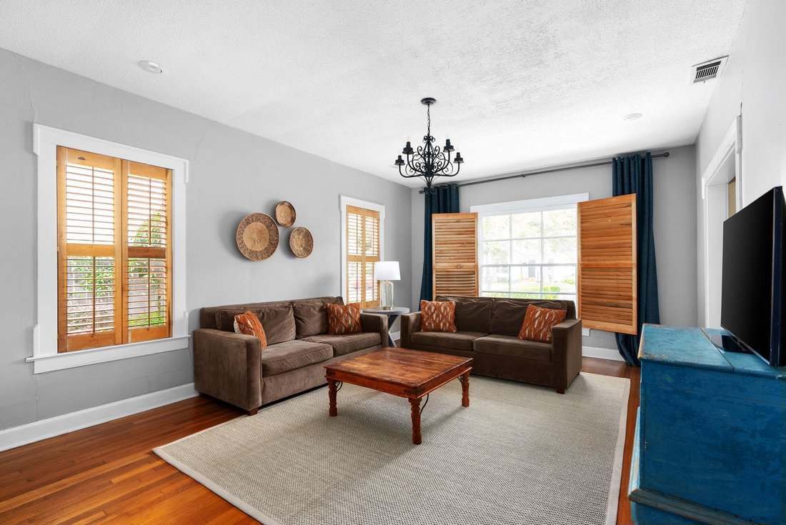 Austin, Texas, United States 4 - 18284823