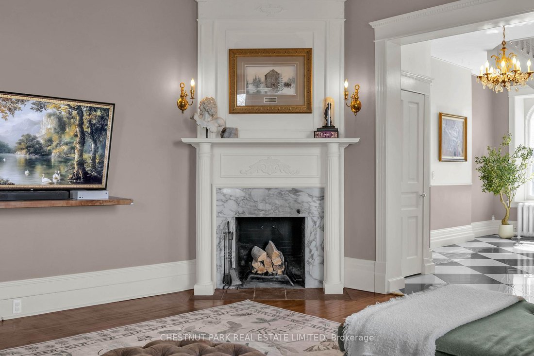 House in Cambridge, Ontario, Canada 5 - 18168964