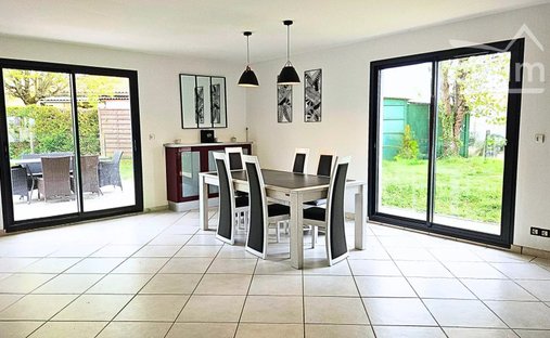 House in Nord Ouest, Saint-André-de-Cubzac, France 1