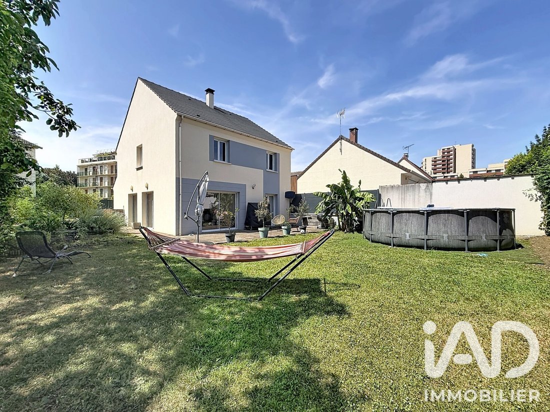 House in Le Plessis-Bouchard, Ile-de-France, France 1 - 18290034