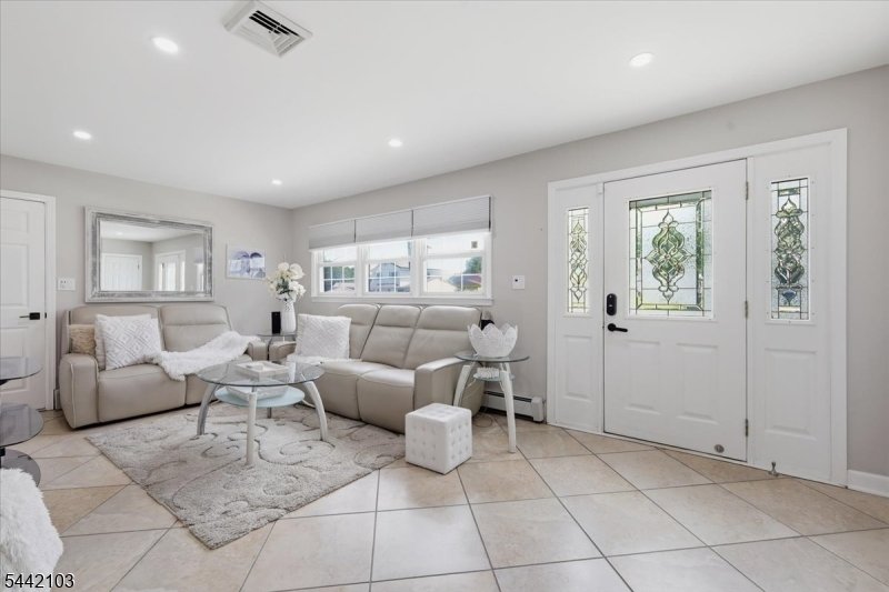 House in Woodbridge Township, New Jersey, United States 3 - 18288837