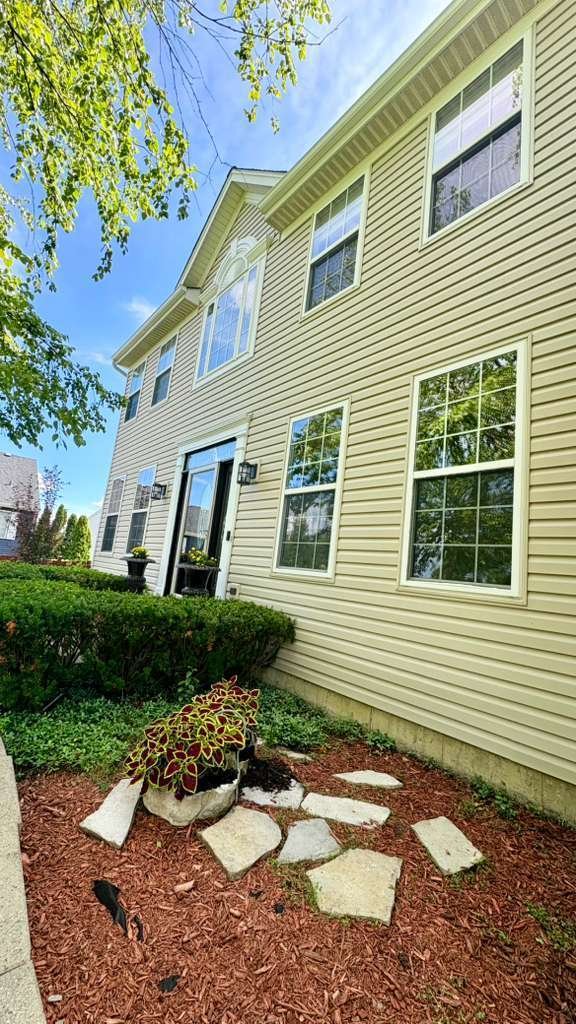 House in Lindenhurst, Illinois, United States 2 - 18154515
