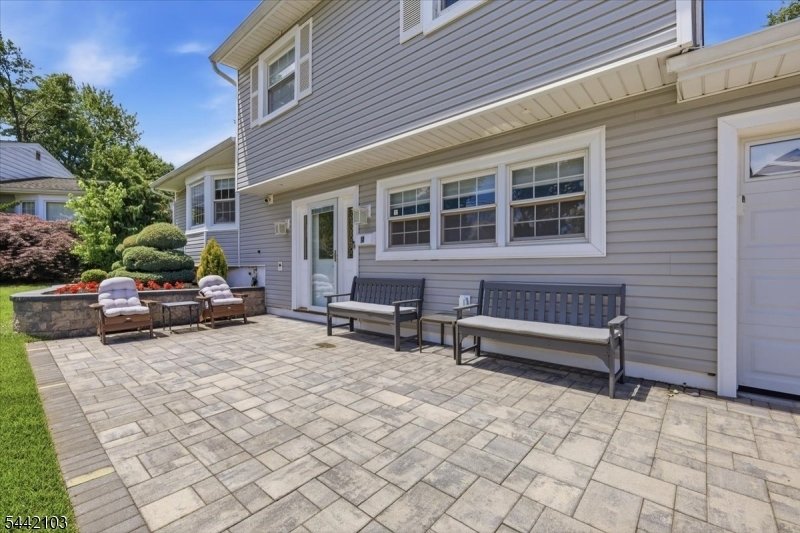 House in Woodbridge Township, New Jersey, United States 2 - 18288837