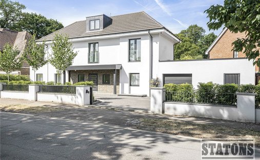 House in Ferney Hill, Enfield, England 1